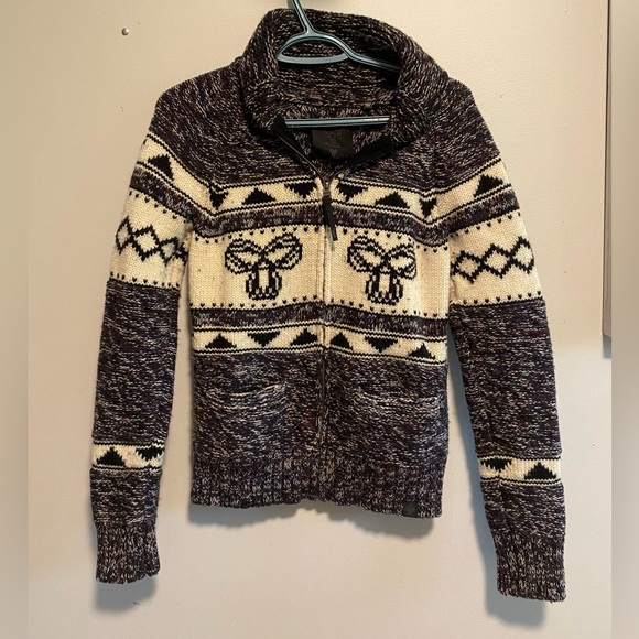 Aritzia lambs wool sweater - Picture 1 of 6